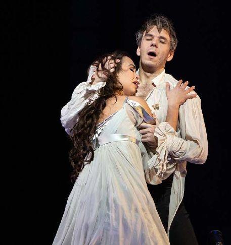 Met Opera's "Roméo et Juliette" at the Goddard Center